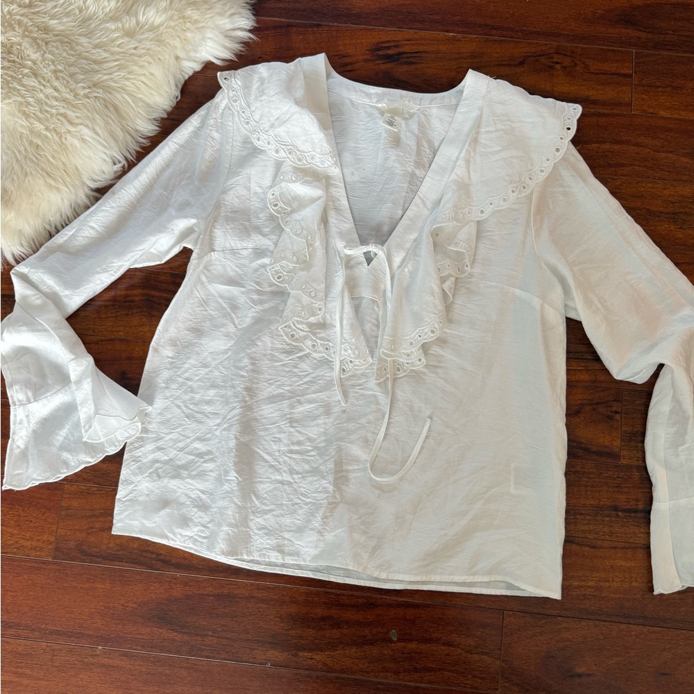 H&M White Ruffled Blouse